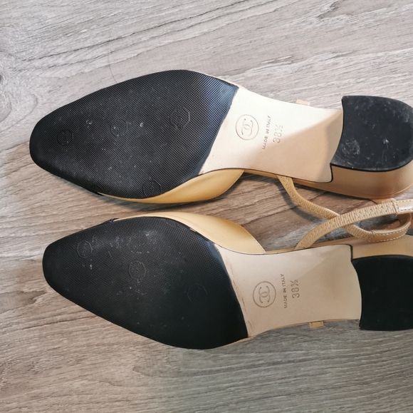 Chanel Slingback Pumps Beige/Black - Picture 3 of 9